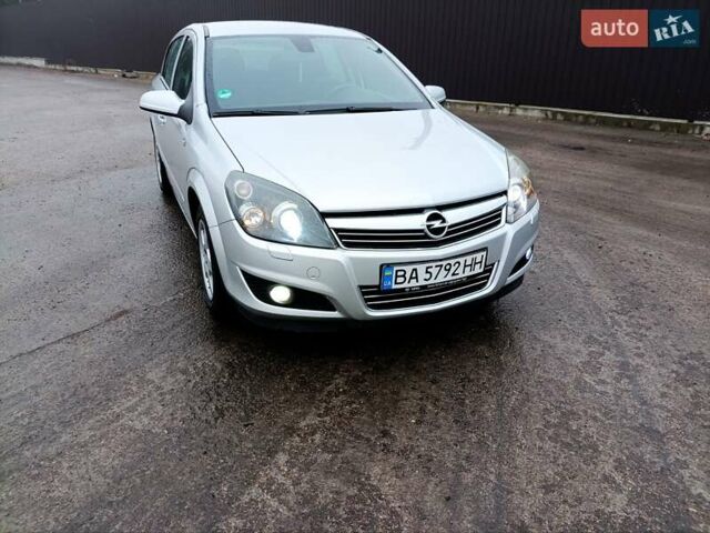 Сірий Опель Астра, об'ємом двигуна 1.6 л та пробігом 180 тис. км за 5700 $, фото 1 на Automoto.ua