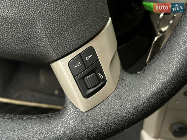 Серый Опель Астра, объемом двигателя 1.8 л и пробегом 230 тыс. км за 6900 $, фото 28 на Automoto.ua