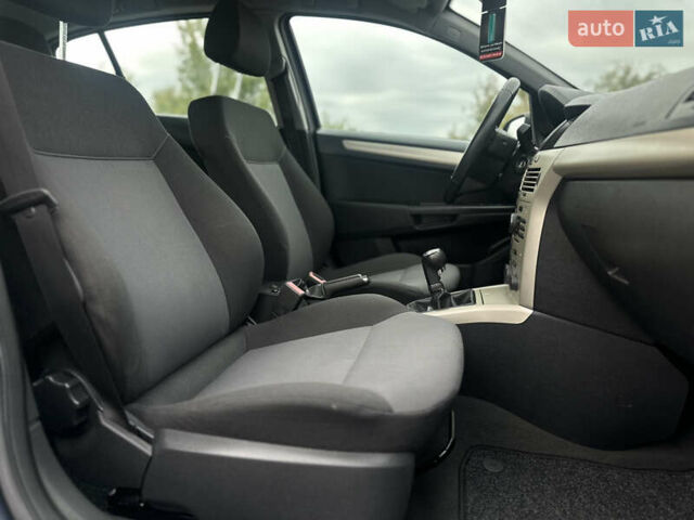 Сірий Опель Астра, об'ємом двигуна 1.6 л та пробігом 215 тис. км за 5800 $, фото 45 на Automoto.ua