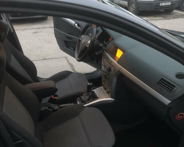 Сірий Опель Астра, об'ємом двигуна 1.69 л та пробігом 225 тис. км за 6100 $, фото 31 на Automoto.ua