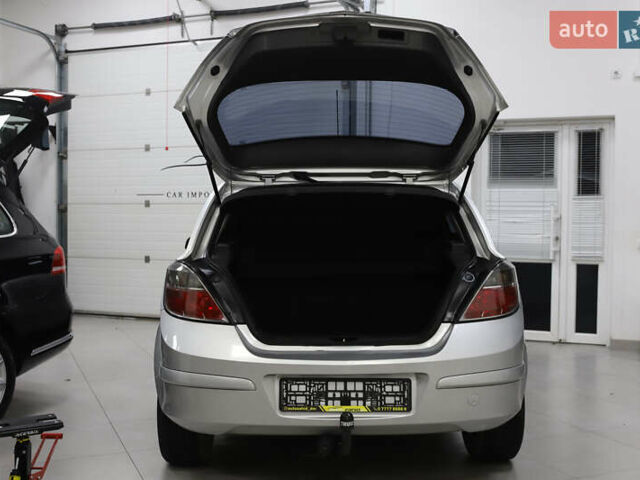 Серый Опель Астра, объемом двигателя 1.7 л и пробегом 144 тыс. км за 5900 $, фото 51 на Automoto.ua