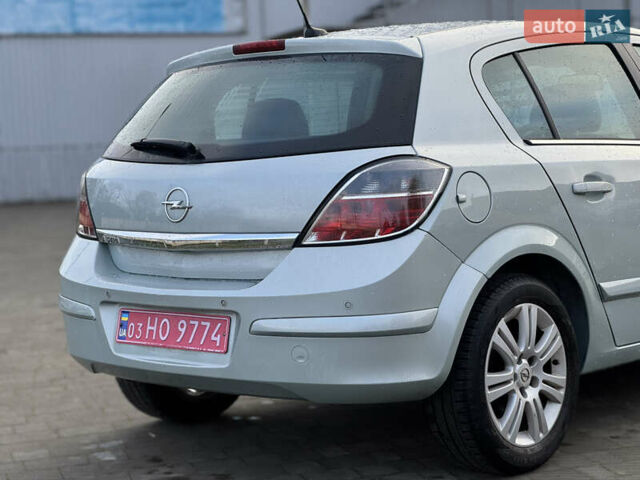 Серый Опель Астра, объемом двигателя 1.6 л и пробегом 240 тыс. км за 5500 $, фото 15 на Automoto.ua