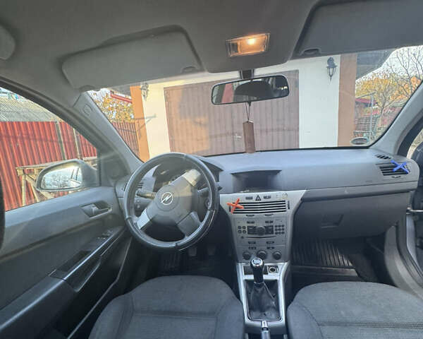 Сірий Опель Астра, об'ємом двигуна 1.36 л та пробігом 280 тис. км за 3900 $, фото 11 на Automoto.ua