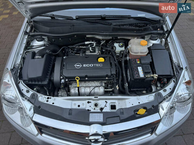 Серый Опель Астра, объемом двигателя 1.6 л и пробегом 51 тыс. км за 6900 $, фото 84 на Automoto.ua