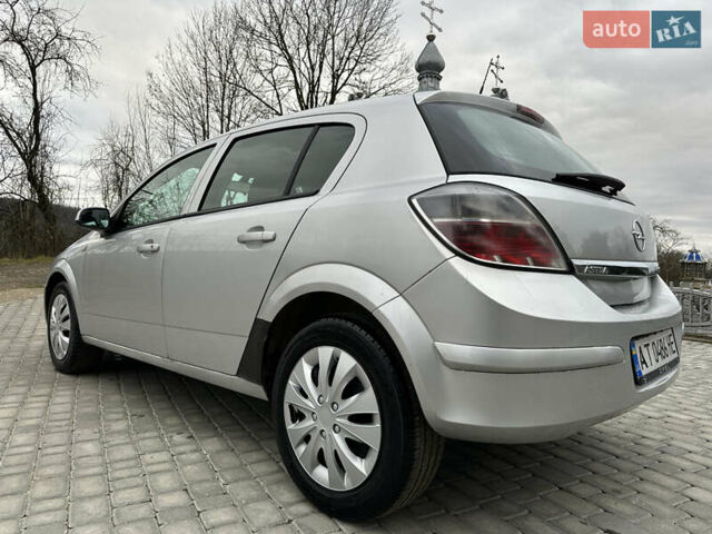 Серый Опель Астра, объемом двигателя 1.25 л и пробегом 194 тыс. км за 3700 $, фото 10 на Automoto.ua