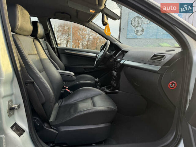 Серый Опель Астра, объемом двигателя 1.6 л и пробегом 240 тыс. км за 5500 $, фото 21 на Automoto.ua