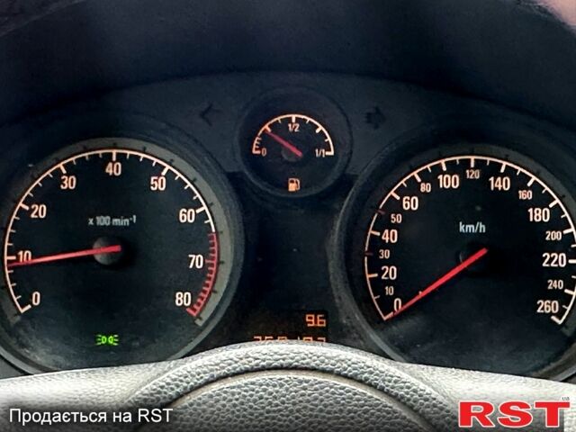 Серый Опель Астра, объемом двигателя 1.6 л и пробегом 250 тыс. км за 4199 $, фото 10 на Automoto.ua