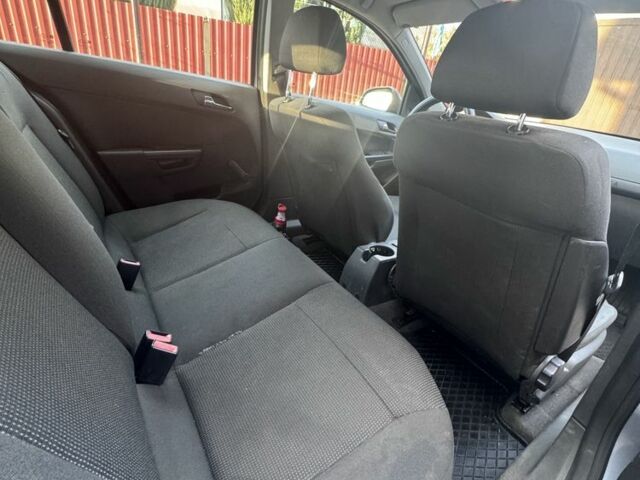 Сірий Опель Астра, об'ємом двигуна 1.4 л та пробігом 280 тис. км за 3600 $, фото 4 на Automoto.ua