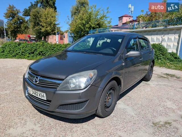 Опель Астра 2009 в Киеве на Automoto.ua Серый Опель Астра, объемом двигателя 1.25 л и пробегом 380 тыс. км за 4700 $, фото 1 на Automoto.ua