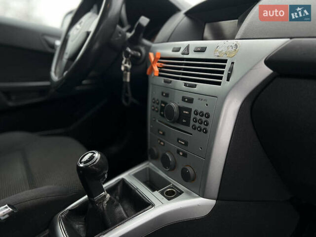 Сірий Опель Астра, об'ємом двигуна 1.4 л та пробігом 281 тис. км за 3200 $, фото 20 на Automoto.ua