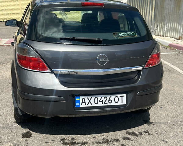 Серый Опель Астра, объемом двигателя 1.36 л и пробегом 191 тыс. км за 4200 $, фото 1 на Automoto.ua