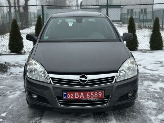 Серый Опель Астра, объемом двигателя 1.4 л и пробегом 120 тыс. км за 5700 $, фото 1 на Automoto.ua