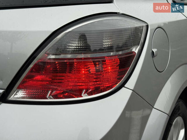 Серый Опель Астра, объемом двигателя 1.6 л и пробегом 51 тыс. км за 6900 $, фото 31 на Automoto.ua