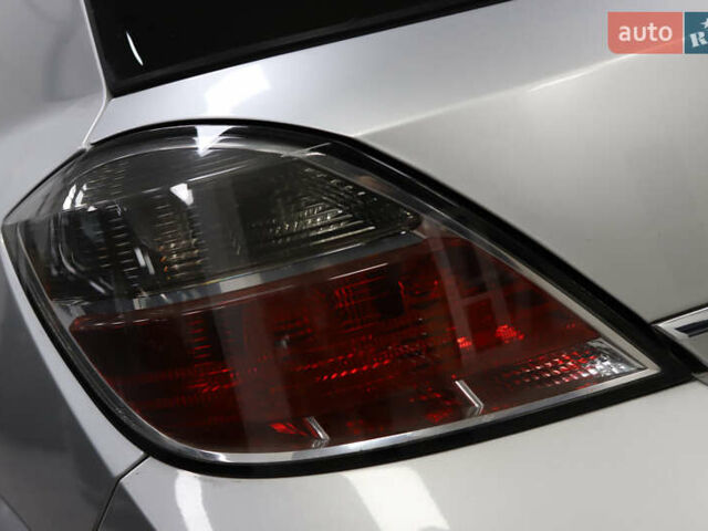 Серый Опель Астра, объемом двигателя 1.7 л и пробегом 144 тыс. км за 5900 $, фото 49 на Automoto.ua