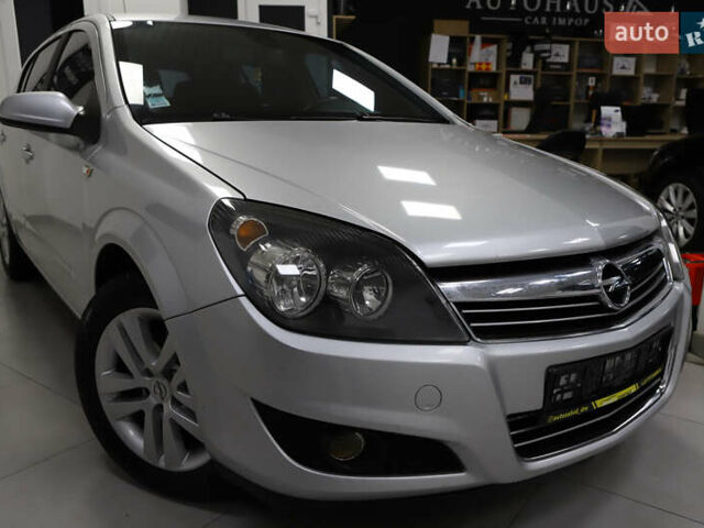 Серый Опель Астра, объемом двигателя 1.7 л и пробегом 144 тыс. км за 5900 $, фото 19 на Automoto.ua