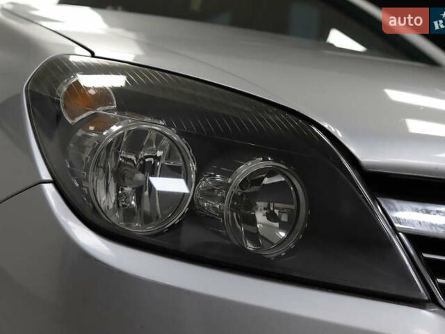 Серый Опель Астра, объемом двигателя 1.7 л и пробегом 144 тыс. км за 5900 $, фото 21 на Automoto.ua