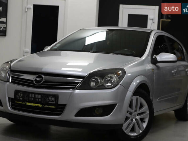 Серый Опель Астра, объемом двигателя 1.7 л и пробегом 144 тыс. км за 5900 $, фото 6 на Automoto.ua