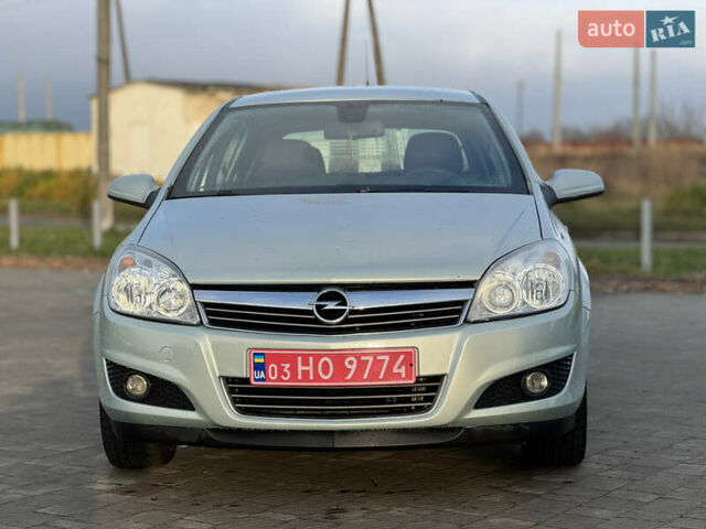 Серый Опель Астра, объемом двигателя 1.6 л и пробегом 240 тыс. км за 5500 $, фото 2 на Automoto.ua