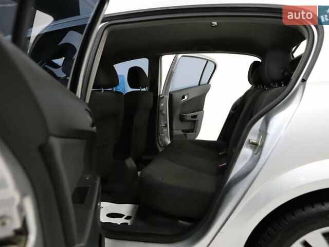 Серый Опель Астра, объемом двигателя 1.7 л и пробегом 144 тыс. км за 5900 $, фото 71 на Automoto.ua