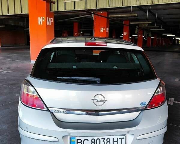 Серый Опель Астра, объемом двигателя 1.6 л и пробегом 249 тыс. км за 5650 $, фото 4 на Automoto.ua