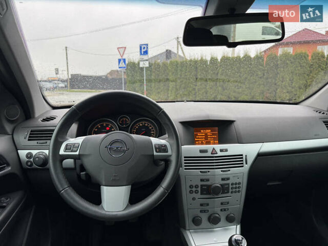 Серый Опель Астра, объемом двигателя 1.6 л и пробегом 51 тыс. км за 6900 $, фото 63 на Automoto.ua