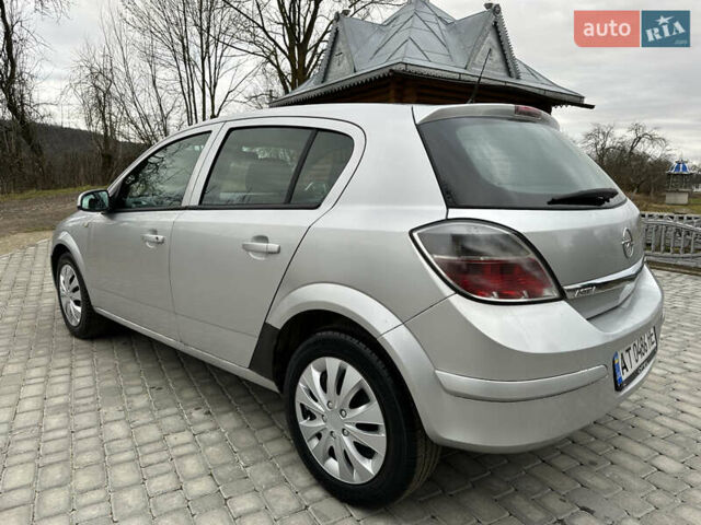 Серый Опель Астра, объемом двигателя 1.25 л и пробегом 194 тыс. км за 3700 $, фото 11 на Automoto.ua