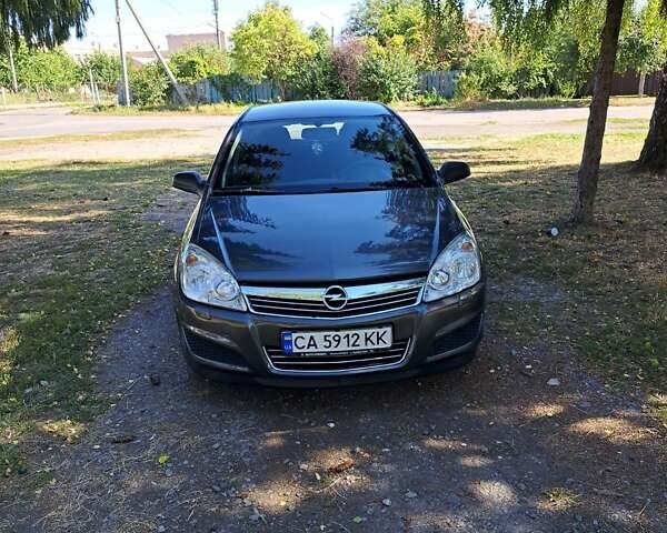 Сірий Опель Астра, об'ємом двигуна 1.6 л та пробігом 224 тис. км за 5900 $, фото 12 на Automoto.ua