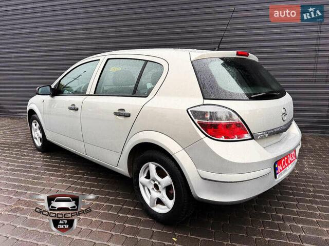 Опель Астра 2009 в Каменское - Днепродзержинск на Automoto.ua Серый Опель Астра, объемом двигателя 1.4 л и пробегом 191 тыс. км за 5900 $, фото 1 на Automoto.ua