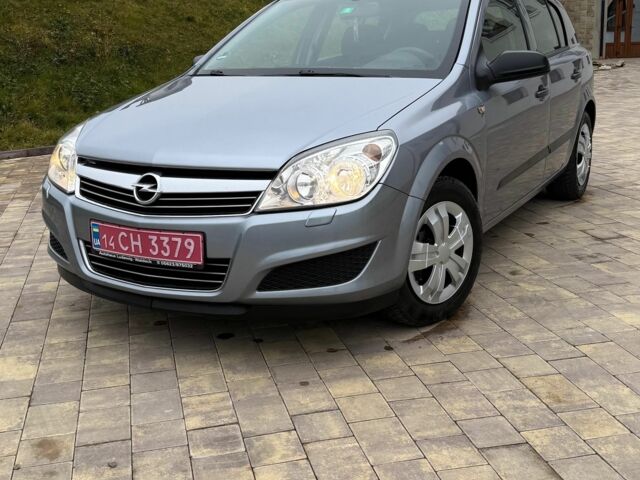 Серый Опель Астра, объемом двигателя 1.4 л и пробегом 205 тыс. км за 4400 $, фото 1 на Automoto.ua