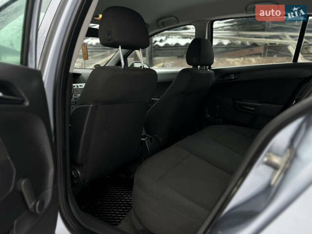 Сірий Опель Астра, об'ємом двигуна 1.4 л та пробігом 281 тис. км за 3200 $, фото 23 на Automoto.ua