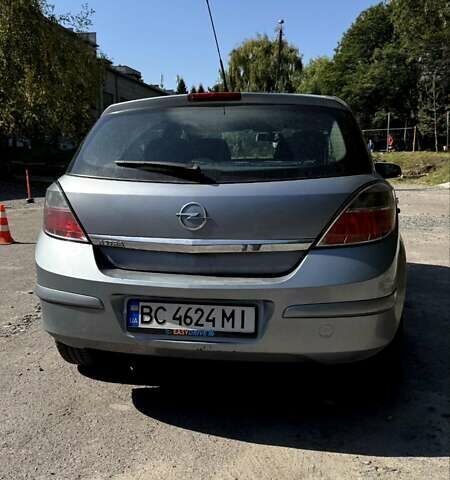 Серый Опель Астра, объемом двигателя 1.4 л и пробегом 190 тыс. км за 4700 $, фото 2 на Automoto.ua