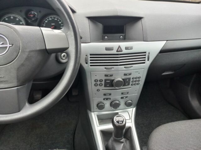 Сірий Опель Астра, об'ємом двигуна 1.6 л та пробігом 200 тис. км за 4999 $, фото 3 на Automoto.ua