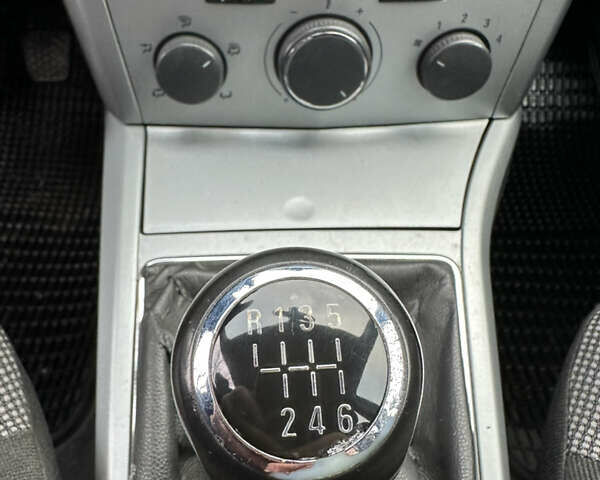 Серый Опель Астра, объемом двигателя 1.25 л и пробегом 194 тыс. км за 3700 $, фото 25 на Automoto.ua