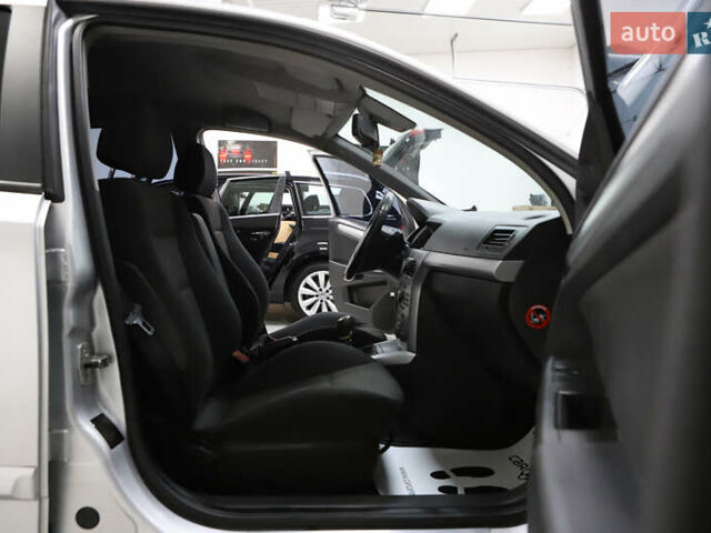 Серый Опель Астра, объемом двигателя 1.7 л и пробегом 144 тыс. км за 5900 $, фото 66 на Automoto.ua