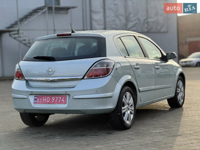 Серый Опель Астра, объемом двигателя 1.6 л и пробегом 240 тыс. км за 5500 $, фото 12 на Automoto.ua