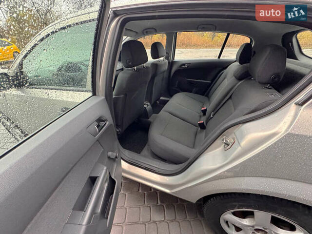 Опель Астра 2009 в Каменское - Днепродзержинск на Automoto.ua Серый Опель Астра, объемом двигателя 1.4 л и пробегом 191 тыс. км за 5900 $, фото 6 на Automoto.ua