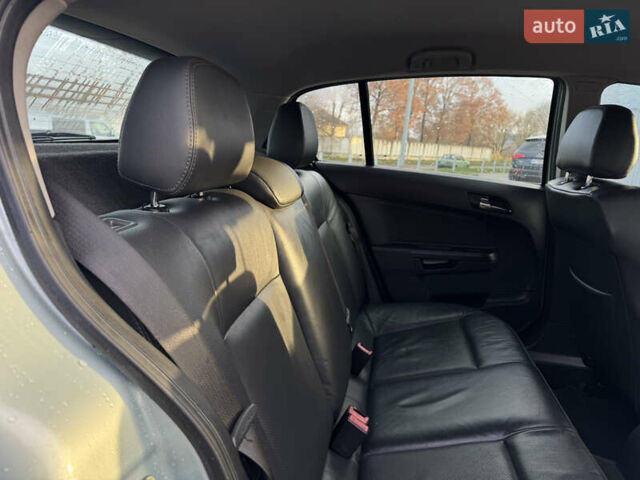 Серый Опель Астра, объемом двигателя 1.6 л и пробегом 240 тыс. км за 5500 $, фото 27 на Automoto.ua