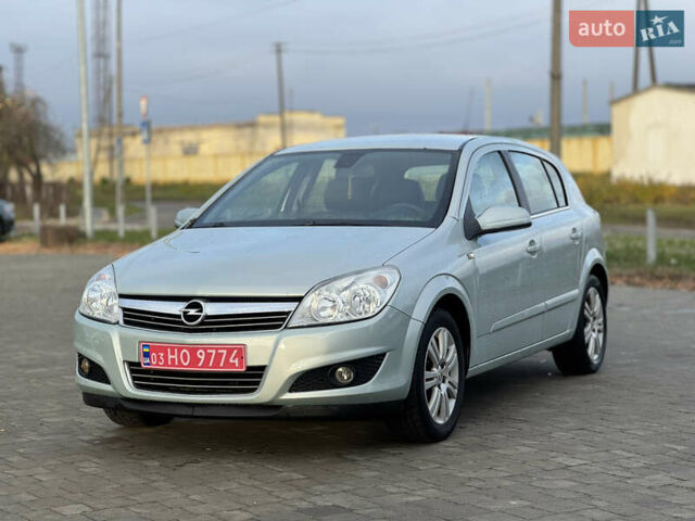 Серый Опель Астра, объемом двигателя 1.6 л и пробегом 240 тыс. км за 5500 $, фото 1 на Automoto.ua