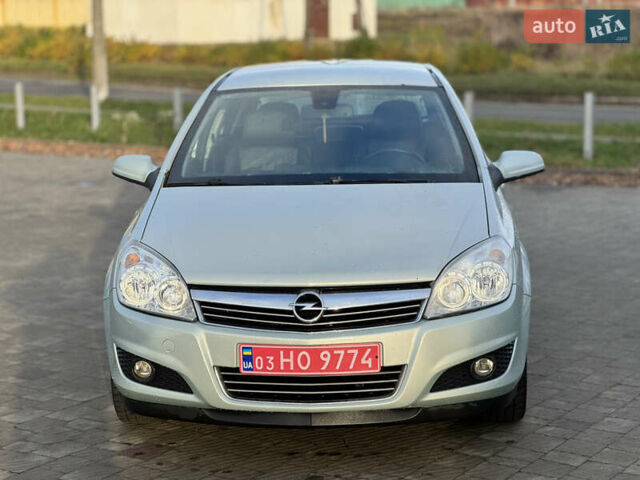 Серый Опель Астра, объемом двигателя 1.6 л и пробегом 240 тыс. км за 5500 $, фото 3 на Automoto.ua