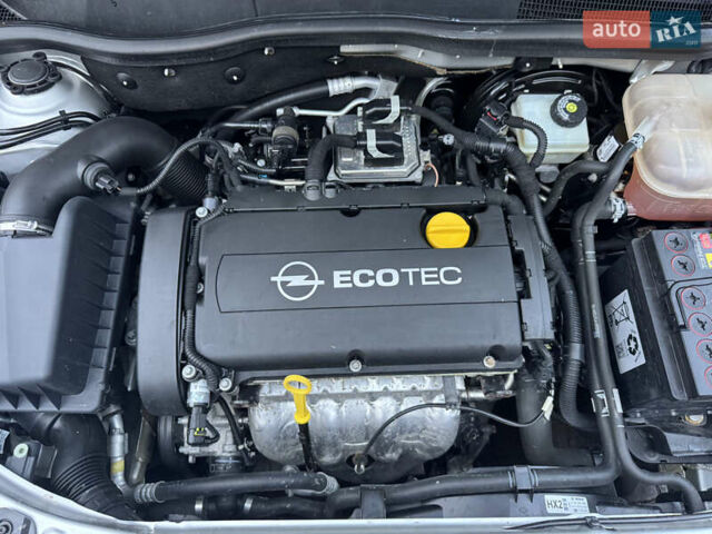 Серый Опель Астра, объемом двигателя 1.6 л и пробегом 51 тыс. км за 6900 $, фото 85 на Automoto.ua