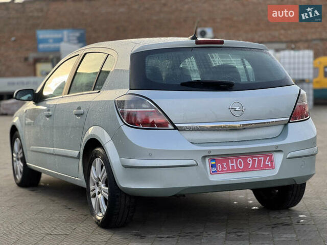 Серый Опель Астра, объемом двигателя 1.6 л и пробегом 240 тыс. км за 5500 $, фото 8 на Automoto.ua