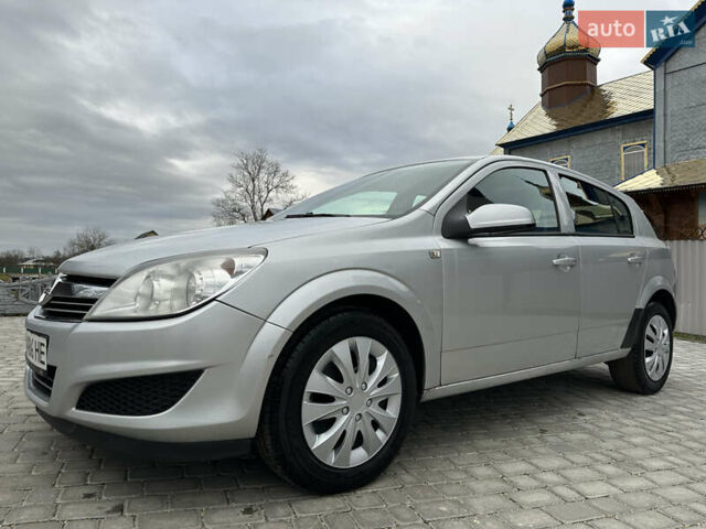 Серый Опель Астра, объемом двигателя 1.25 л и пробегом 194 тыс. км за 3700 $, фото 5 на Automoto.ua