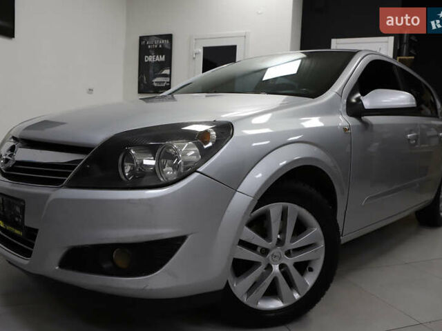 Серый Опель Астра, объемом двигателя 1.7 л и пробегом 144 тыс. км за 5900 $, фото 5 на Automoto.ua