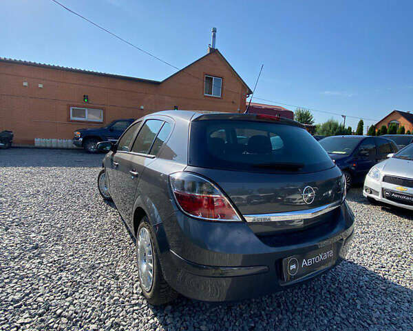 Серый Опель Астра, объемом двигателя 1.4 л и пробегом 191 тыс. км за 6200 $, фото 3 на Automoto.ua