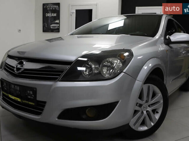Серый Опель Астра, объемом двигателя 1.7 л и пробегом 144 тыс. км за 5900 $, фото 8 на Automoto.ua