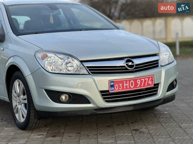Серый Опель Астра, объемом двигателя 1.6 л и пробегом 240 тыс. км за 5500 $, фото 6 на Automoto.ua