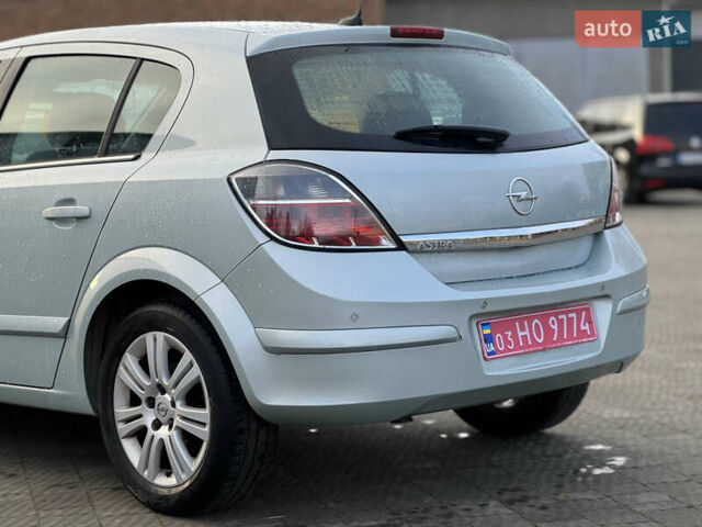 Серый Опель Астра, объемом двигателя 1.6 л и пробегом 240 тыс. км за 5500 $, фото 14 на Automoto.ua