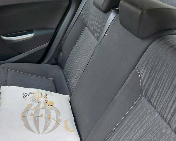 Серый Опель Астра, объемом двигателя 1.6 л и пробегом 117 тыс. км за 8000 $, фото 5 на Automoto.ua