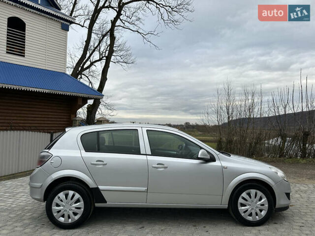 Серый Опель Астра, объемом двигателя 1.25 л и пробегом 194 тыс. км за 3700 $, фото 12 на Automoto.ua