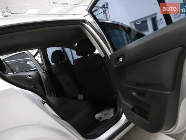 Серый Опель Астра, объемом двигателя 1.7 л и пробегом 144 тыс. км за 5900 $, фото 74 на Automoto.ua